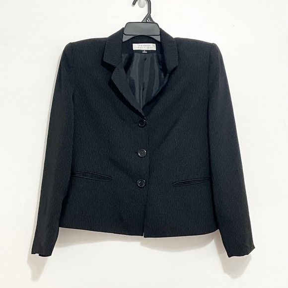 TAHARI Arthur S Levine Women Suit Jacket Black Pinstripe 3 Button Closure Sz 12 - Picture 1 of 5